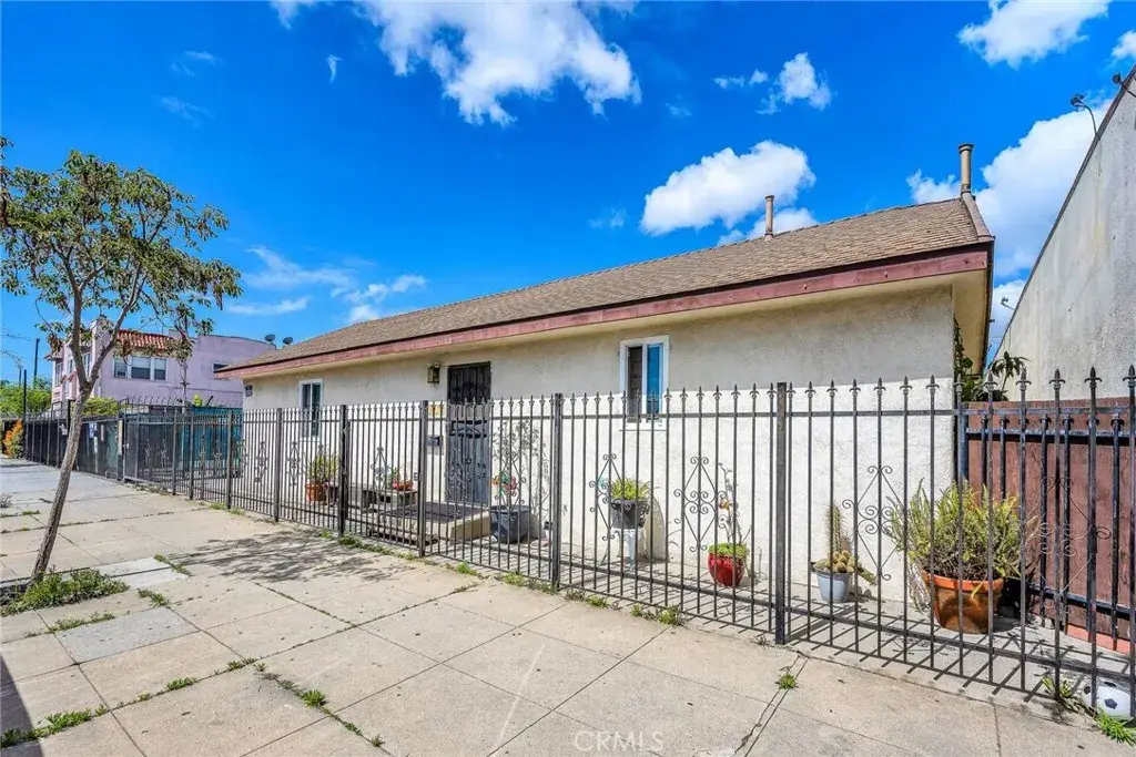 519 Broad Avenue, Wilmington, CA 90744 - #1