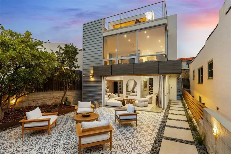 2434 Manhattan Avenue, Hermosa Beach, CA 90254 - #2