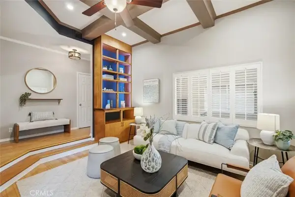 18730 Hatteras #47, Tarzana, CA 91356
