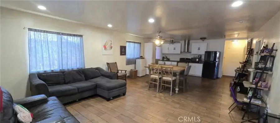 700 W 77th, Los Angeles, CA 90044 - #2