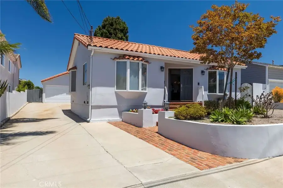 1813 5th Street, Manhattan Beach, CA 90266 - #2