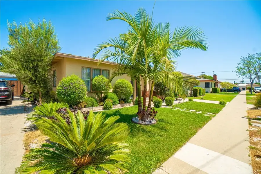 1208 S Stoneacre, Compton, CA 90221 - #2