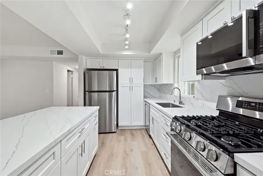 413 Avenue G #4, Redondo Beach, CA 90277 - #3