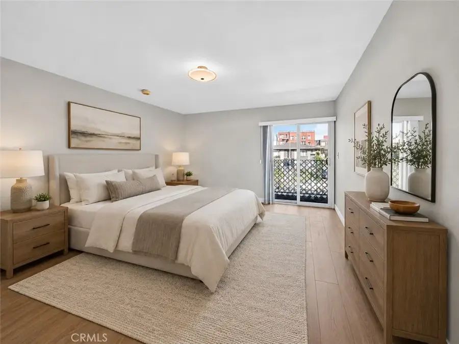 433 S Manhattan Pl #206, Los Angeles, CA 90020 - #3