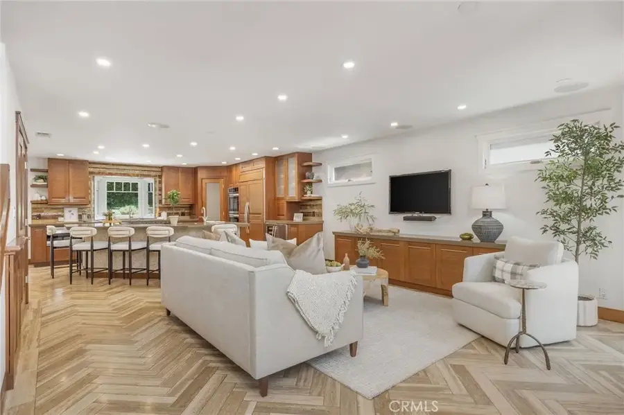 3504 N Poinsettia Avenue, Manhattan Beach, CA 90266 - #2
