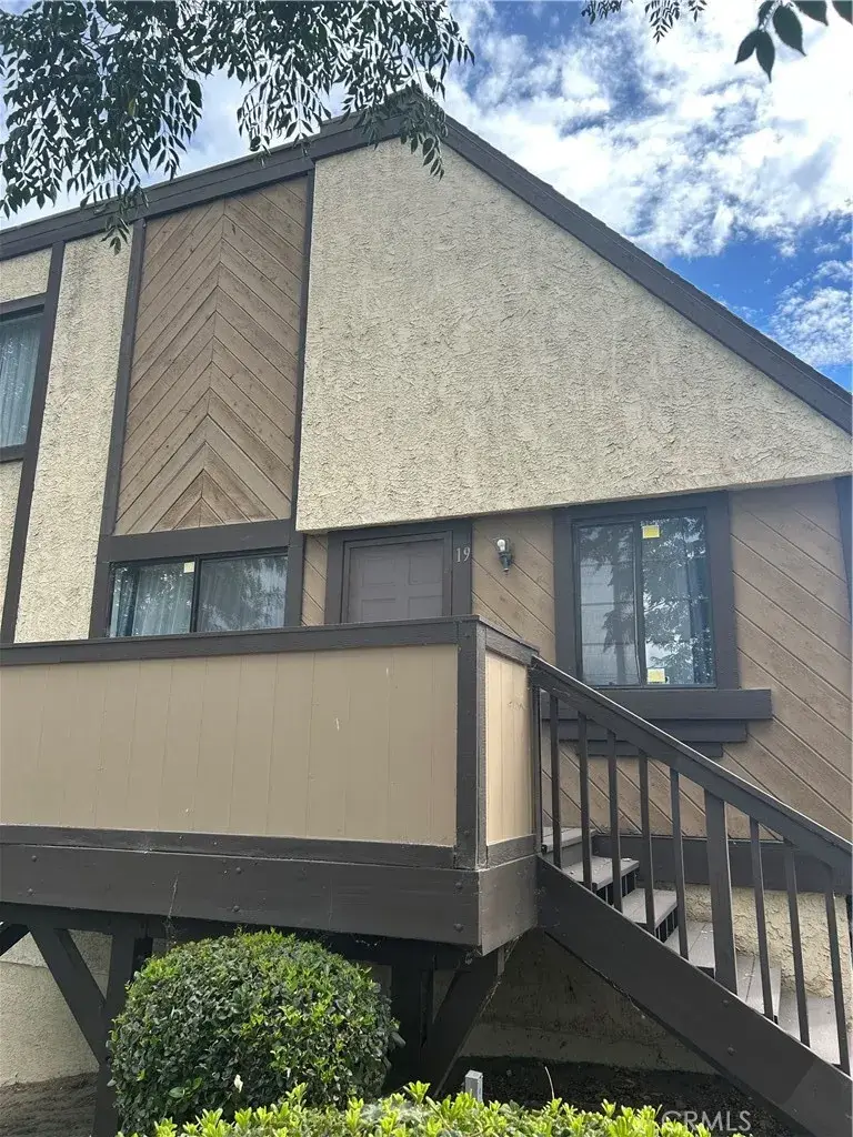 11300 Foothill Boulevard #19, Sylmar, CA 91342 - #1