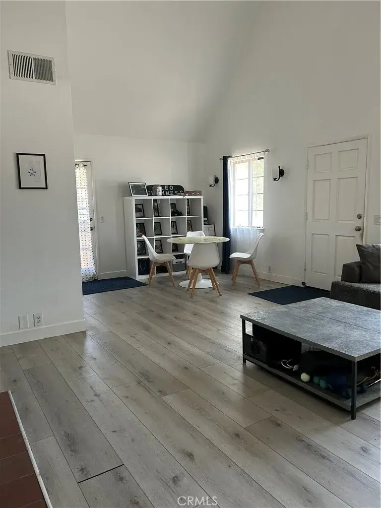 11300 Foothill Boulevard #19, Sylmar, CA 91342 - #2