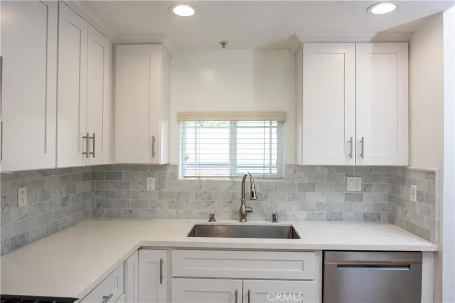 815 S Harvard Boulevard #201, Los Angeles, CA 90005 - #3