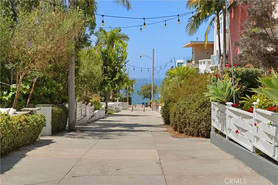 409 16th Street, Manhattan Beach, CA 90266 - #3