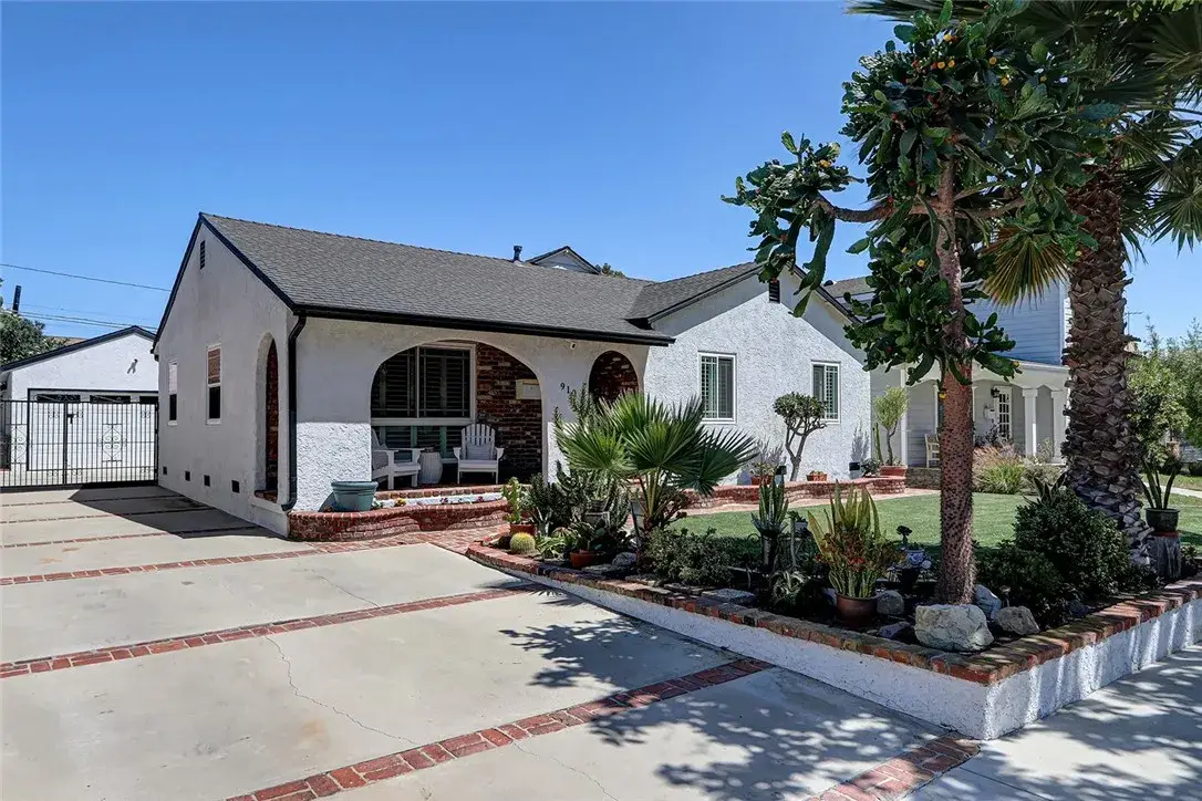 910 Firmona Avenue, Redondo Beach, CA 90278 - #1