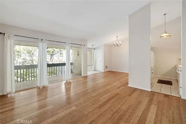902 Camino Real #204, Redondo Beach, CA 90277