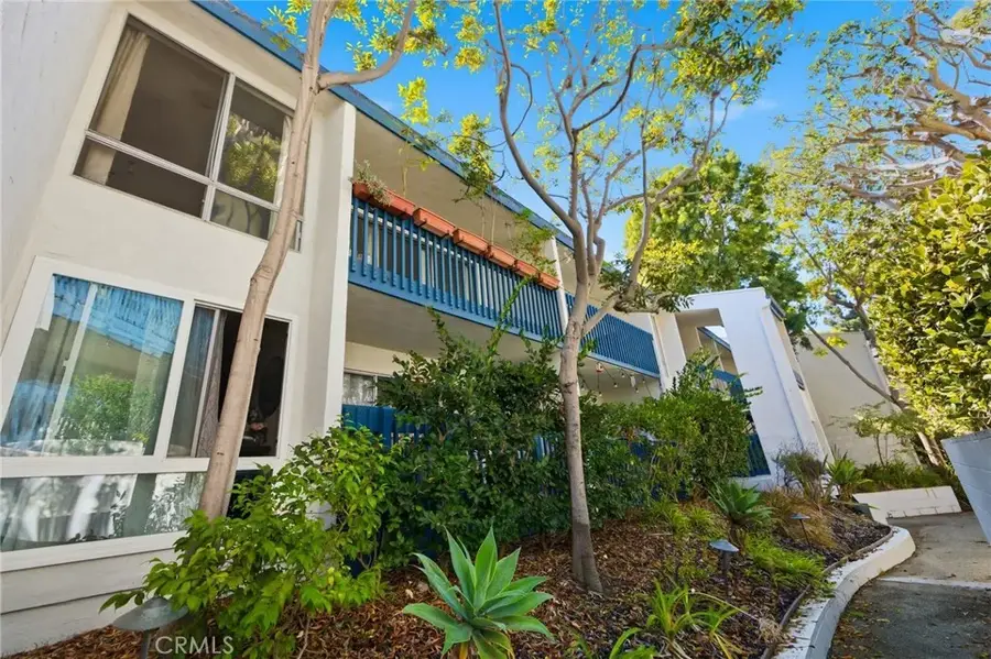 902 Camino Real #204, Redondo Beach, CA 90277 - #3