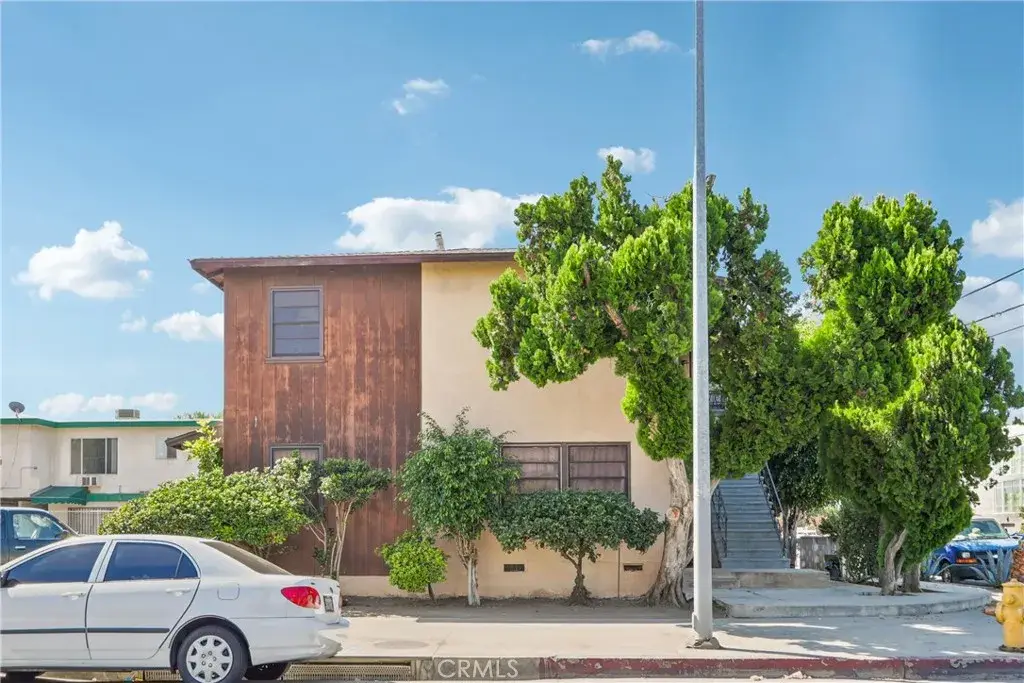6870 Woodley Avenue, Van Nuys, CA 91406 - #1