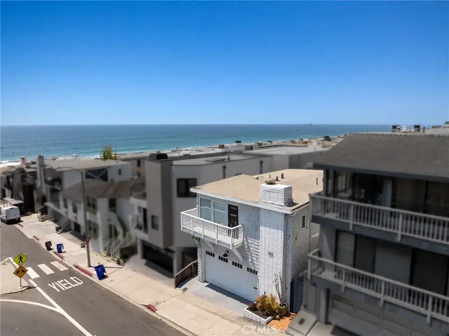 209 15th Street, Manhattan Beach, CA 90266 - #2