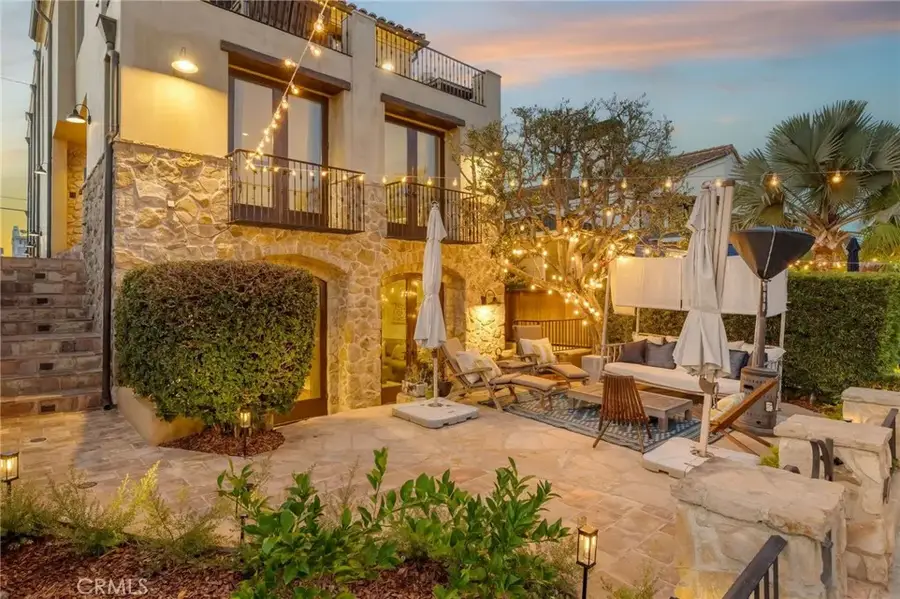 401 4th Street, Manhattan Beach, CA 90266 - #2