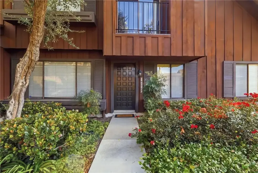 2074 Mount Shasta, San Pedro, CA 90732 - #2