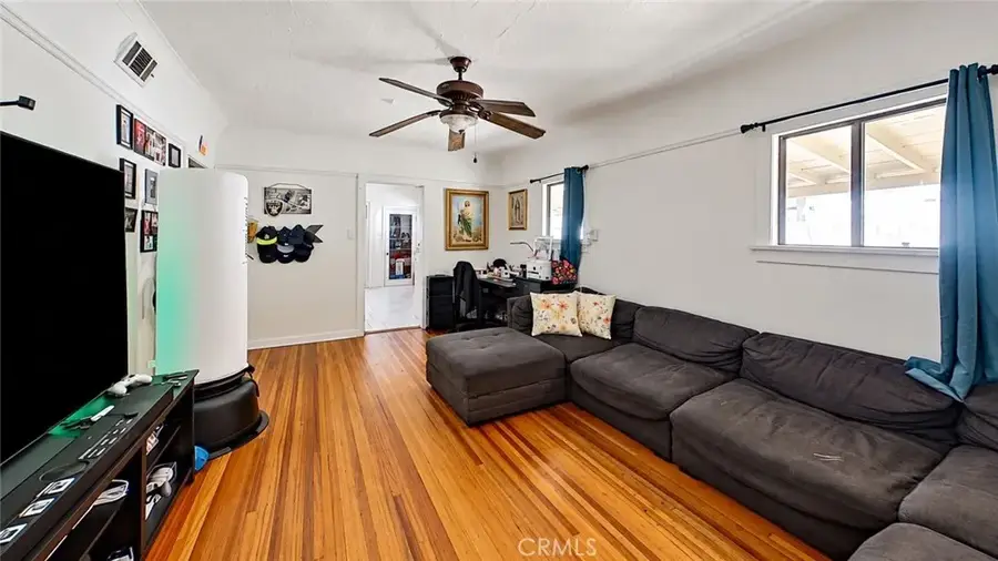 1707 E Poinsettia Street, Long Beach, CA 90805 - #2