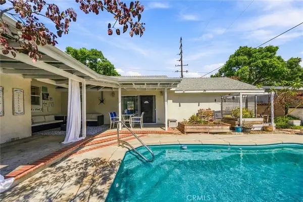 2956 Ladoga Avenue, Long Beach, CA 90815