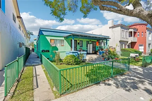 1033 Stanley Avenue, Long Beach, CA 90804