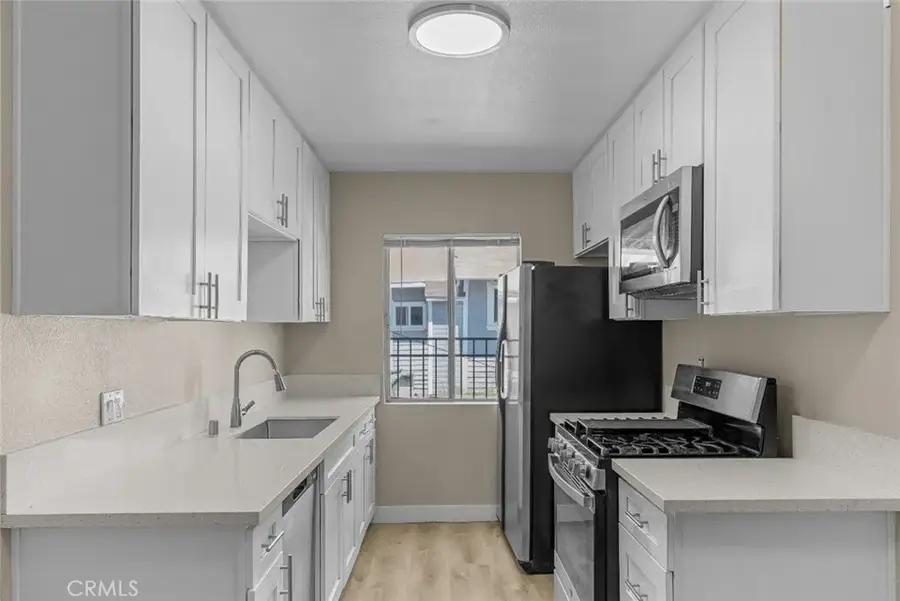 531 W Hyde Park, Inglewood, CA 90302 - #3