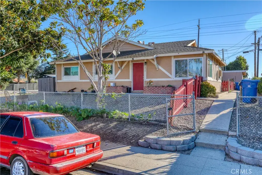 700 West Morrison Avenue, Santa Maria, CA 93458 - Image #1