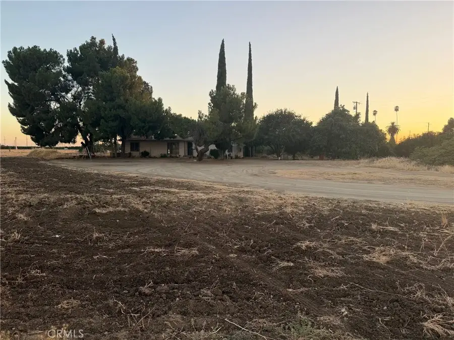 915 S Strathmore, Lindsay, CA 93247 - #3