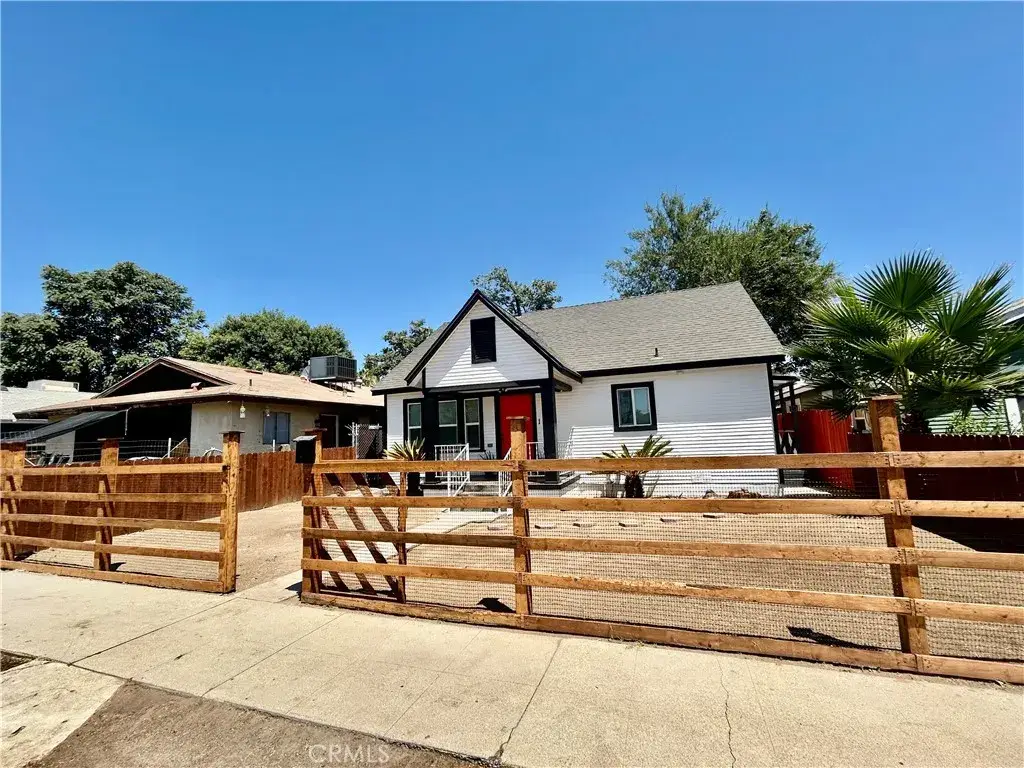 112 Woodrow Avenue, Bakersfield, CA 93308 - Image #1