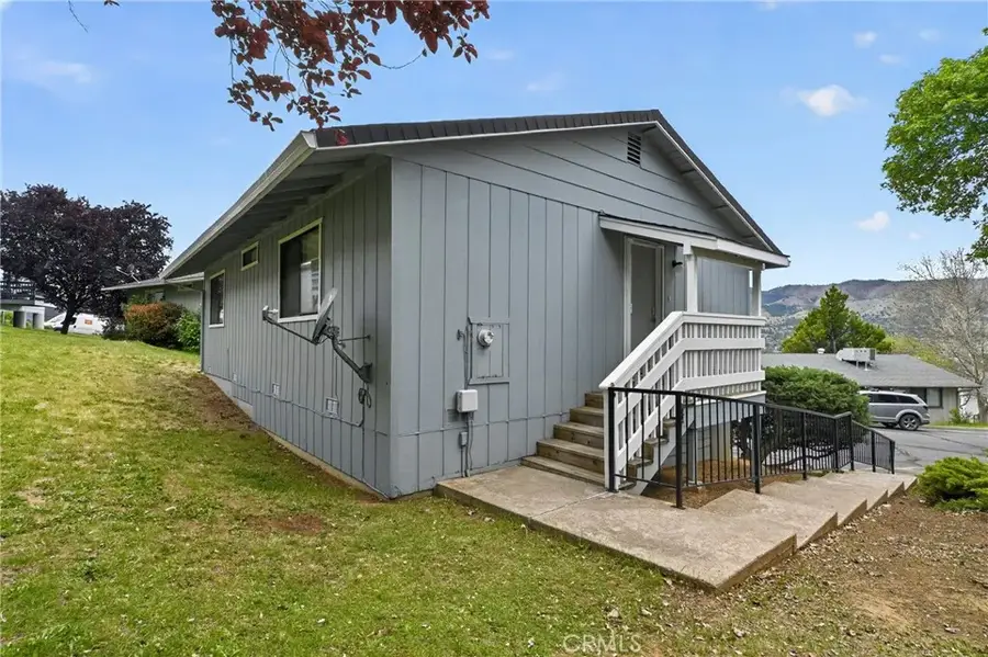 801 Sierra Vista Way Apt 44, Yreka, CA 96097 - #3