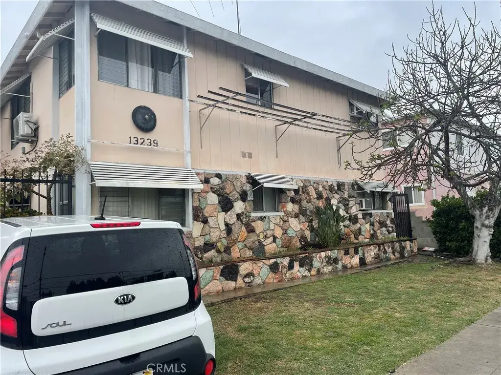 13239 Oxnard Street, Van Nuys, CA 91401 - Image #1