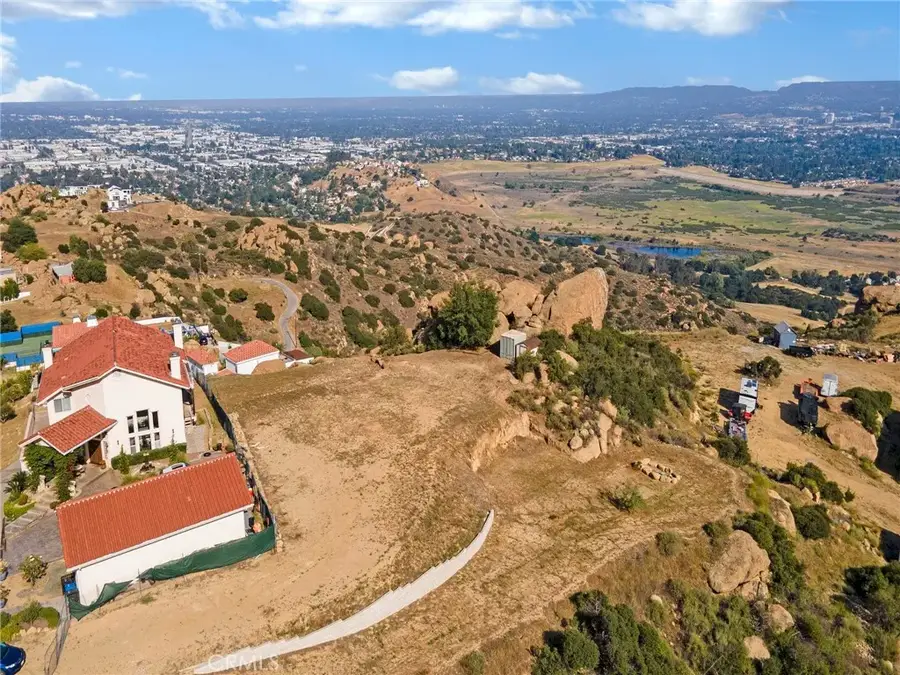 501 Thompson, Chatsworth, CA 91311 - Image #2