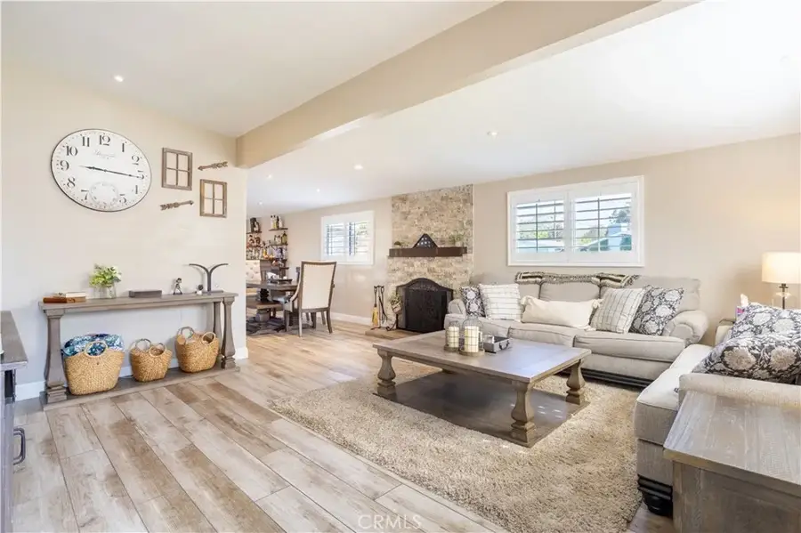 27573 Santa Clarita Road, Saugus, CA 91350 - Image #2