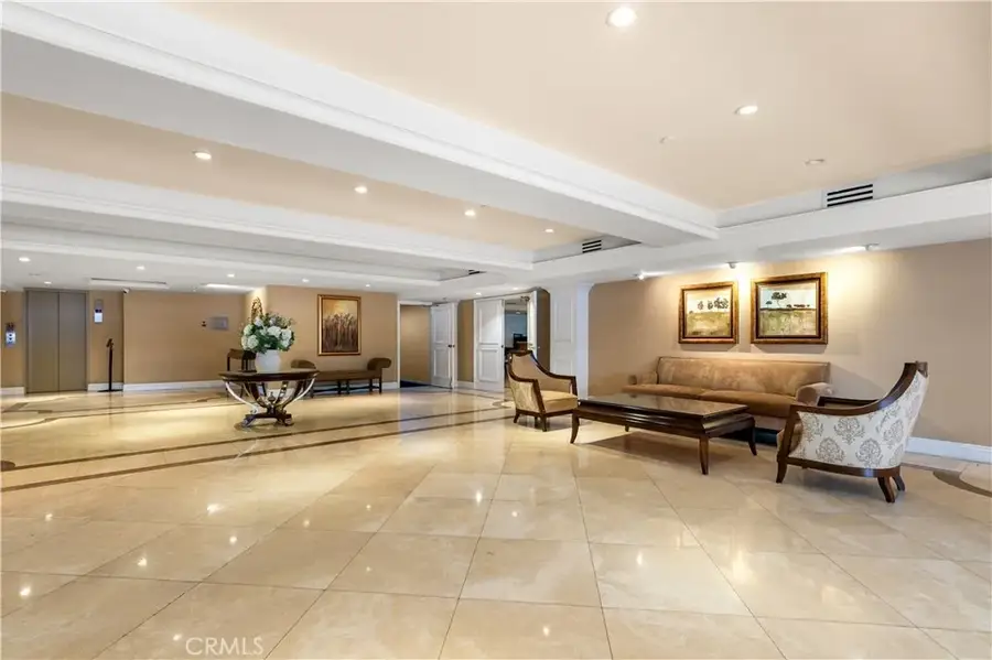 321 N Oakhurst Drive #306, Beverly Hills, CA 90210 - Image #2