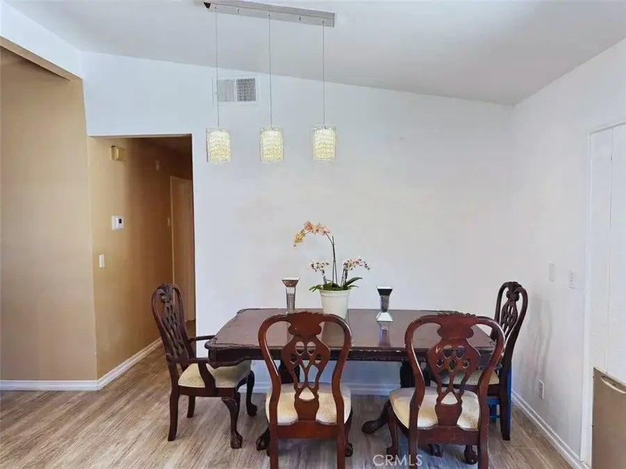 24389 La Glorita Circle, Newhall, CA 91321 - Image #3