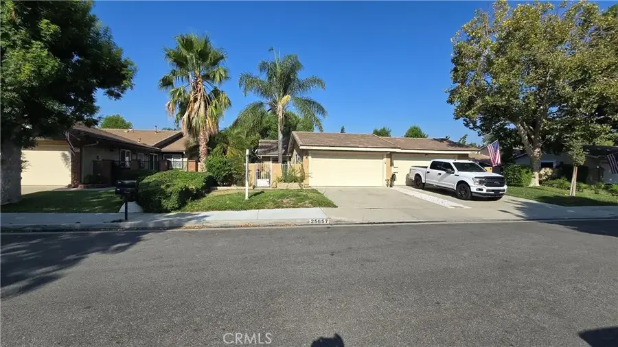 25657 Almendra Drive, Valencia, CA 91355 - Image #2