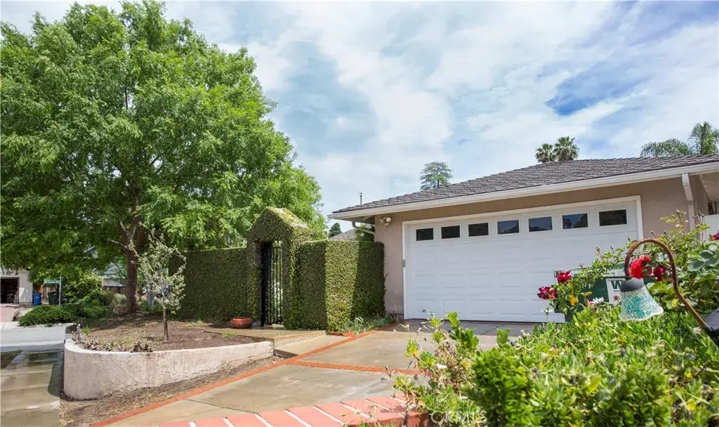 26106 Veva Way, Calabasas, CA 91302 - Image #1