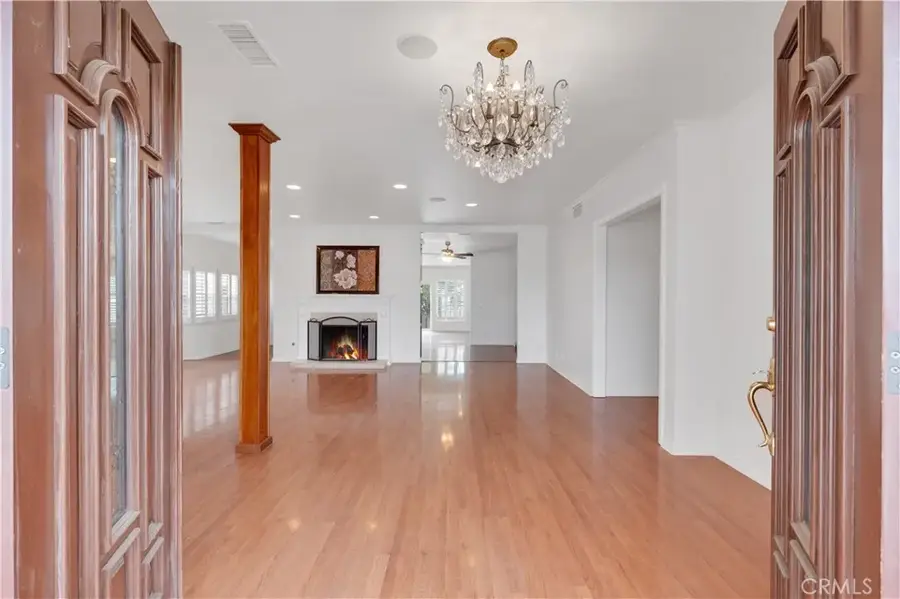 10111 Oak Park Avenue, Northridge, CA 91325 - Image #2