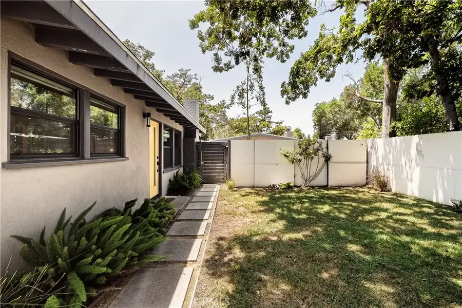 324 Chestnut Avenue, Los Angeles, CA 90042 - Image #2