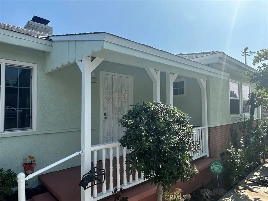 10842 Saticoy Street, Sun Valley, CA 91352 - Image #2