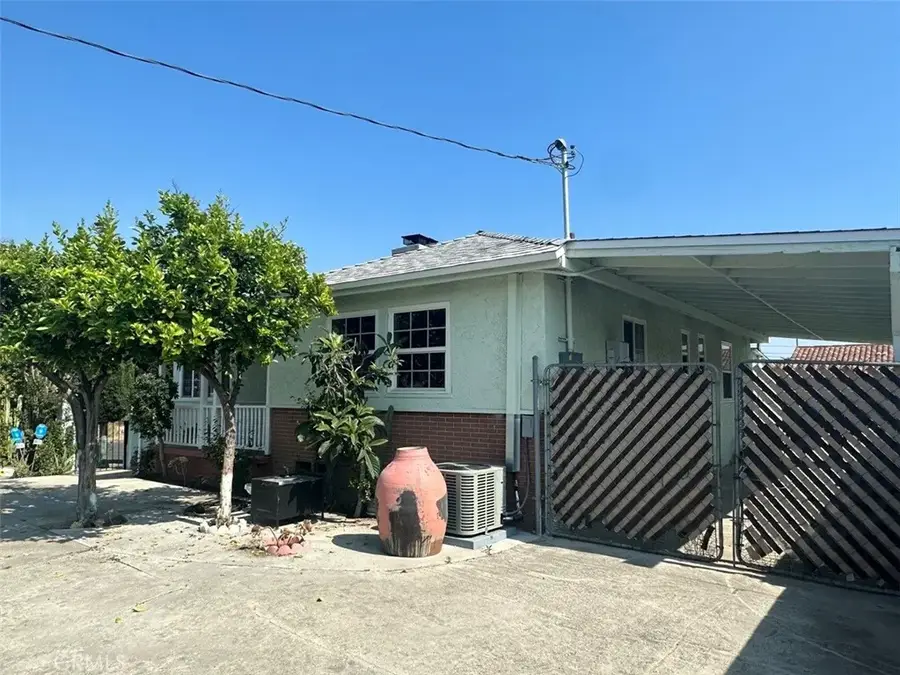 10842 Saticoy Street, Sun Valley, CA 91352 - Image #3