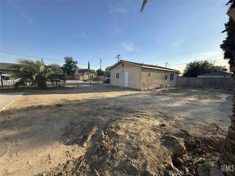 214 Madison Street, Bakersfield, CA 93307 - #3