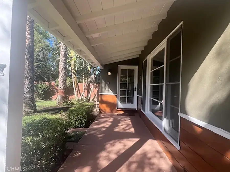 5744 Stansbury Avenue, Sherman Oaks, CA 91401 - Image #2