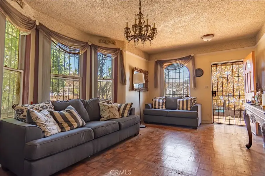 1175 N Commonwealth Avenue, Los Angeles, CA 90029 - Image #2