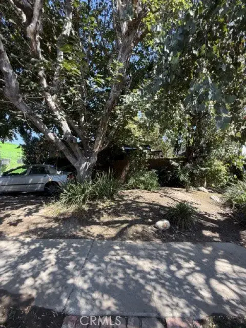 10945 Hesby, North Hollywood, CA 91601 - Image #2