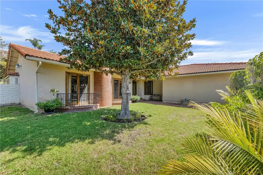 19933 Hiawatha Street, Chatsworth, CA 91311 - Image #2