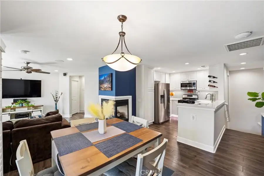 19347 Laroda Lane, Saugus, CA 91350 - Image #2