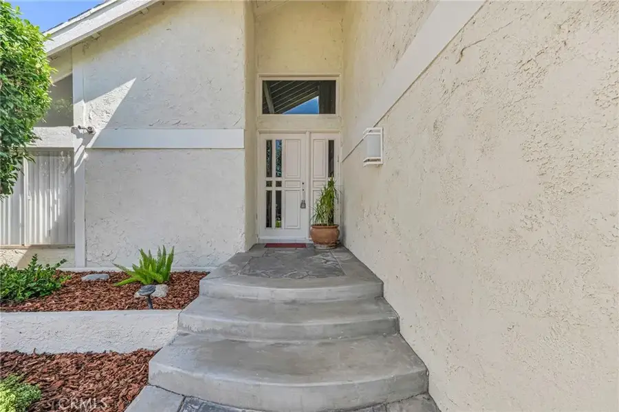 6248 Wynne Avenue, Tarzana, CA 91335 - Image #2