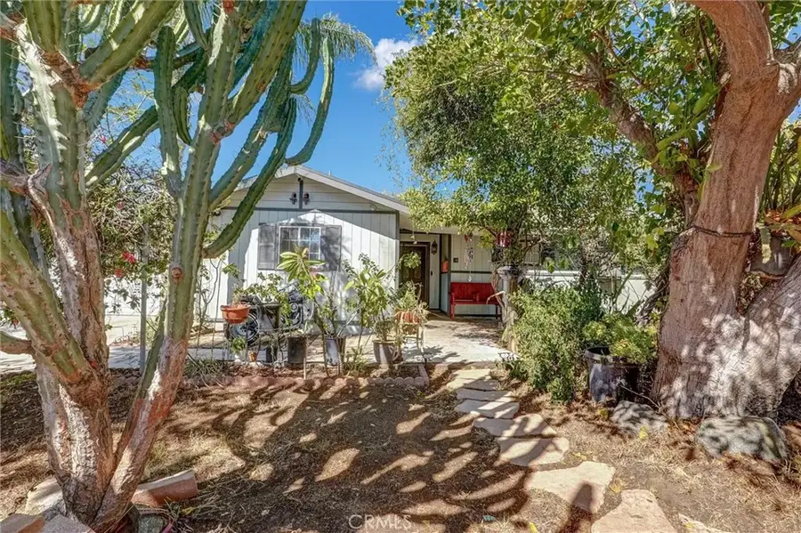 643 Harding, San Fernando, CA 91340 - Image #2