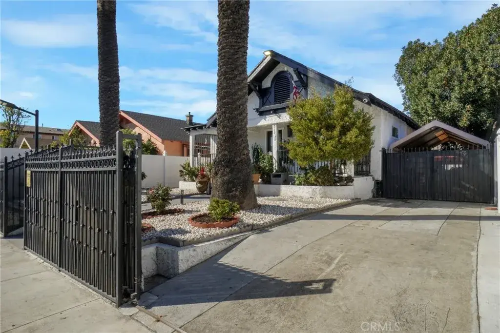 919 W 49th, Los Angeles, CA 90037 - Image #1