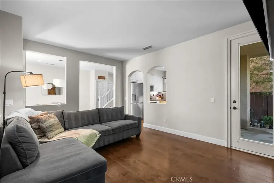 24619 Montevista Circle, Valencia, CA 91354 - Image #2