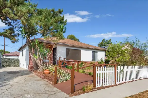 6025 Willowcrest Avenue, North Hollywood, CA 91606